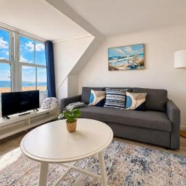 Marine Parade - Beach Apartment, hotel in Southtown