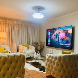 Elegant Stay Cozy Private Room, khách sạn ở Witbank