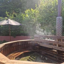 Seren with Wood Fired Hot Tub, hotel a Saint Briavels