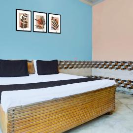 Viesnīca Hotel O by OYO SAMRAT HOTEL pilsētā Alīgarha
