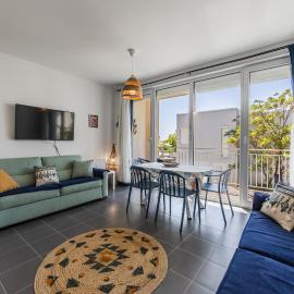 Talea Sun & Sea Haven 1BR Apartment by PikHost, hotel in Tale