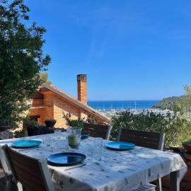 Casetta del Pertuso con parcheggio, hotel i Cala Galera