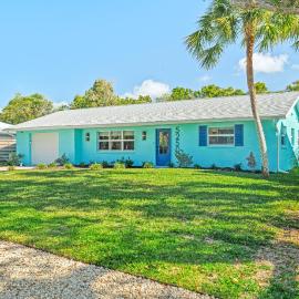 Walk to #1 Beach in US-Family 3BDR Retreat