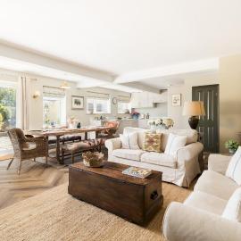 Exquisite 3 Bedroom House in Bourton on the Water - Pass the Keys