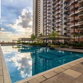 Manila Bay Sunset Suite with Free Pool, Sauna & Netflix Near MOA, Airport & US Embassy - Pet friendly