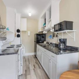 Viesnīca Coldwater Suite Downtown Retreat, 1bed1bath pilsētā Tuhārbora
