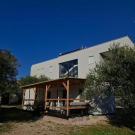 Camp Phoenix, hotel in Srima