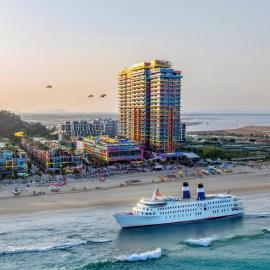 Flamingo Hải Tiến Sea View Condotel, hotel sa Gò Ba Quần