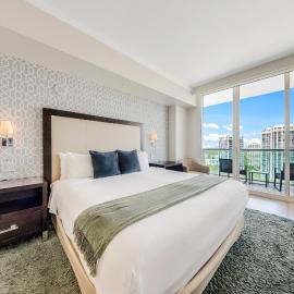 Luxury King Suite, Heart of Coconut Grove