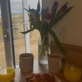 Hillhouse Coastal Escapes - PODs, hotel in Donegal
