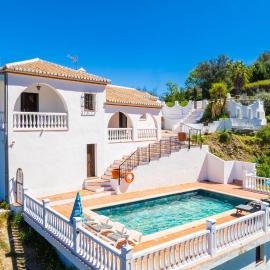 Villa Finca Los Corbachos – hotel w mieście Cútar
