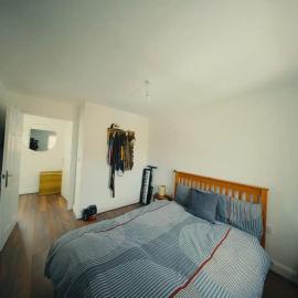 Cosy Private New Build Ensuite with Driveway, 15 min Walk to City Centre, Dedicated Parking, hotelli kohteessa Parkside