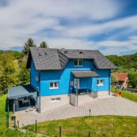 The Blue House with Sauna & Jacuzzi - Happy Rentals