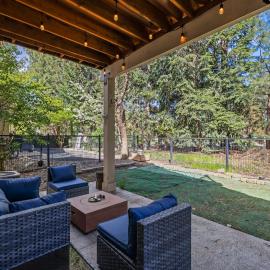 Cozy Woodland Family Cabin With Private Deck Fenced Yard