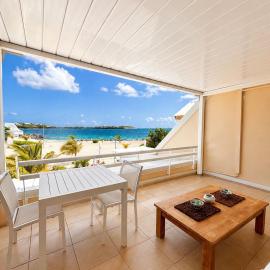 Azur Bliss, appartement vue mer spectaculaire, grande terasse et piscine, hotel in Baie Nettle