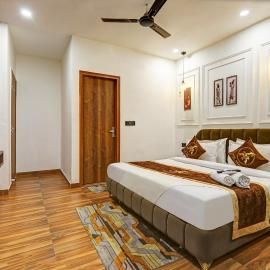 Hotel The Arrow International Laxmi Nagar