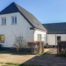 Awesome Home In Allinge With Wifi, hotell i Allinge