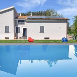 Cozy Home In Monterosi With Swimming Pool