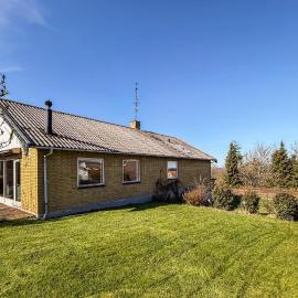 4 Bedroom Cozy Home In Allinge