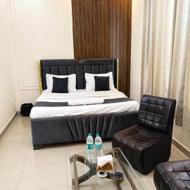 Sudan in hotel zirakpur highway
