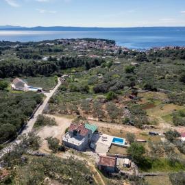 Megi Sea & Country House, hotelli kohteessa Sumartin