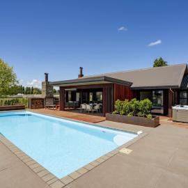 The Wanaka Luxe Pool House - Sleeps 10