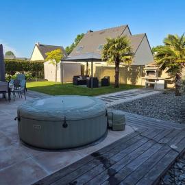 Maison 4 chambres pour 8 personnes, hotel in Dol-de-Bretagne