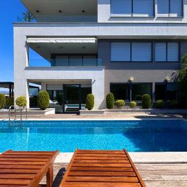 Apartment Villa Agava Malinska by KRALJ TRAVEL, hotel v destinácii Vantačići