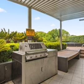 Stylish 1-Bed in CBD with Secure Underground Parking