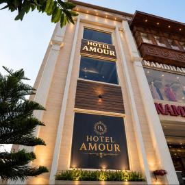 Hotel Amour Chandigarh Zirakpur – hotel w mieście Zirakpur