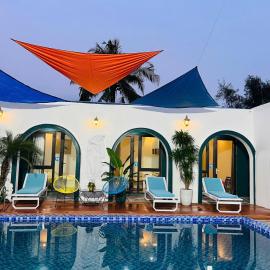 Santorini homestay Hải Tiến, отель в городе Mỹ Ðuc