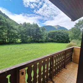 Duplex au calme vue montagne, hotel em Abondance