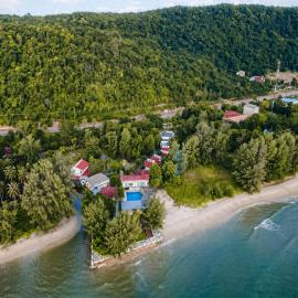 Barn Talaepu Resort, hotelli kohteessa Ban Suan Khat