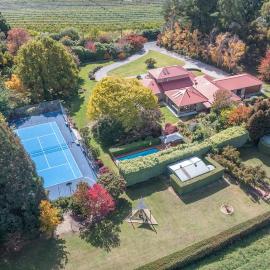 Canobolas में, होटल Snowline - Ultimate Getaway, Pool, Spa & Tennis