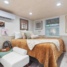 Swiftie Suite Beach Getaway Studio