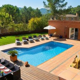 Villa Sitges Maria Sunny Oriented SW AC Confortable High Quality 5 star guest coments