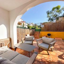 (ROU002) Cómoda Casa con Puerta a la Piscina