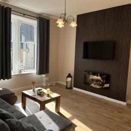 3-Bed Apartment Great for Families & Contractors, hotel in Hawick