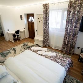 Serafim's Suites Airport