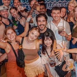 Lushy Hostel Kuta Legian、レギャンのホテル