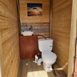 Cabin Sleeps 2 with Enclosed Garden, hótel í Tavira