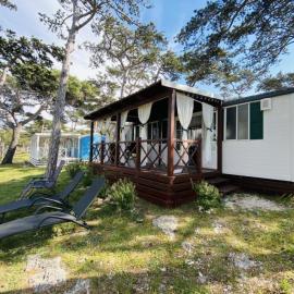 Pine House, hotel a Ražanac