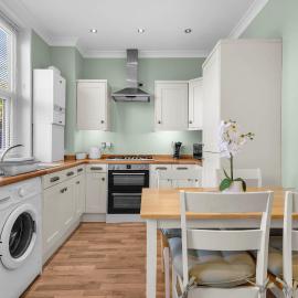 Cosy Green End Retreat، فندق في ويكفيلد