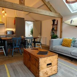 3 Beds - 2 Minute Walk to Beach!، فندق في ولاكومب