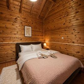 Pierian Chalets by TETOS - Cozy، فندق في Velventos