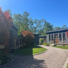 The Woodland - Luxury Glamping Lodge Cheshire, hotel i Cuddington