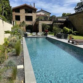 Effet Lodge, hotel Saint-Cyr-au-Mont-dʼOrban