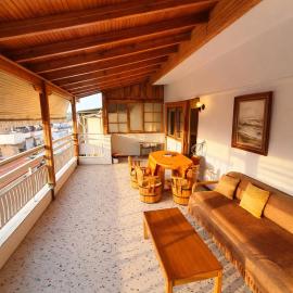 Comfortable House with Large Balcony & Warm Hospitality - Katerini, hotel in Katerini