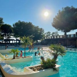 Camping Le Mas, hotel i Martigues