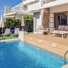 4 Bedroom Awesome Home In Los Alcázares, hotel in Los Alcázares